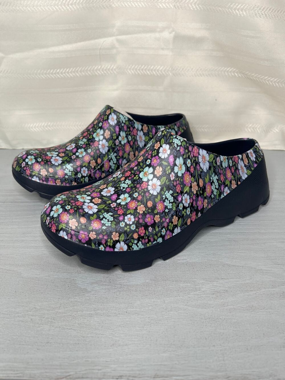 Joybees Garden Grove Clogs Twilight Floral EVA Slip On Womens Size 9